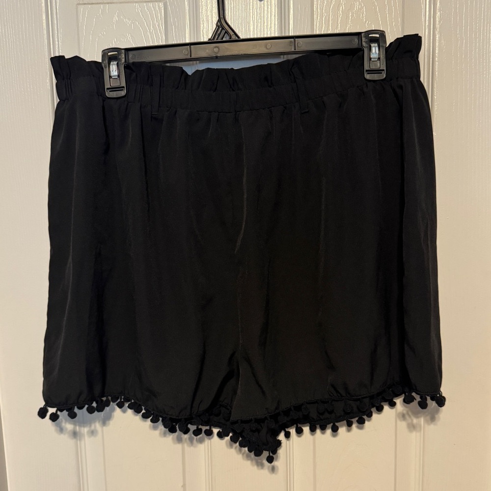 Boohoo Paperbag Waist PomPom Trim Shorts size 16